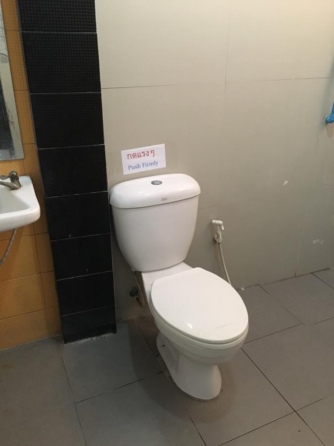Railway Hostel (Adults Only) Chumphon Dış mekan fotoğraf